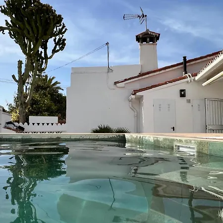 Karibu & Pool