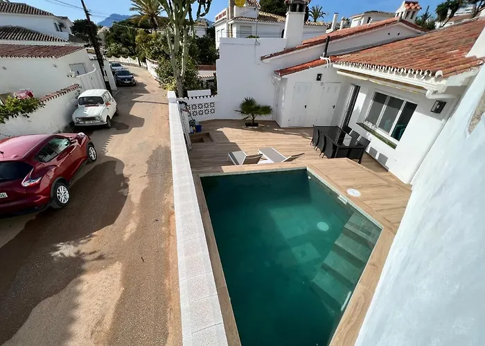 Karibu & Pool Tatil Evi Marbella