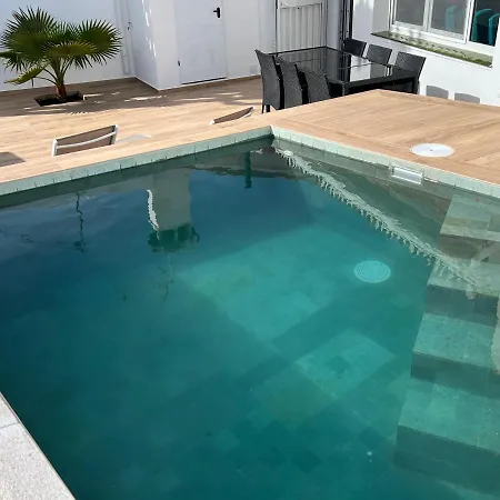 Σπίτι διακοπών Karibu & Pool *